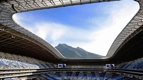 “2025澳门对决：中日巅峰之战，杨建平技惊四座，金利硕遭地面战术击溃”